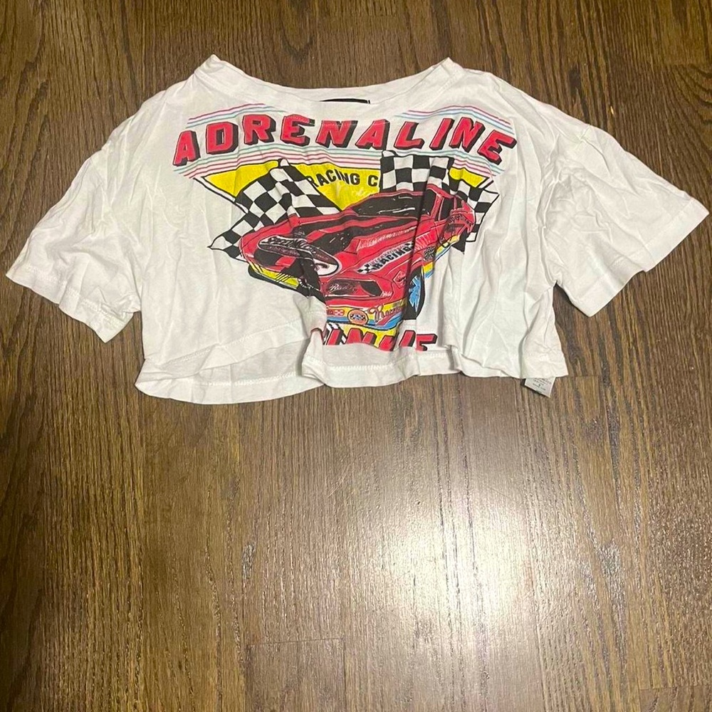 GRAPHIC CROP TOP🏁